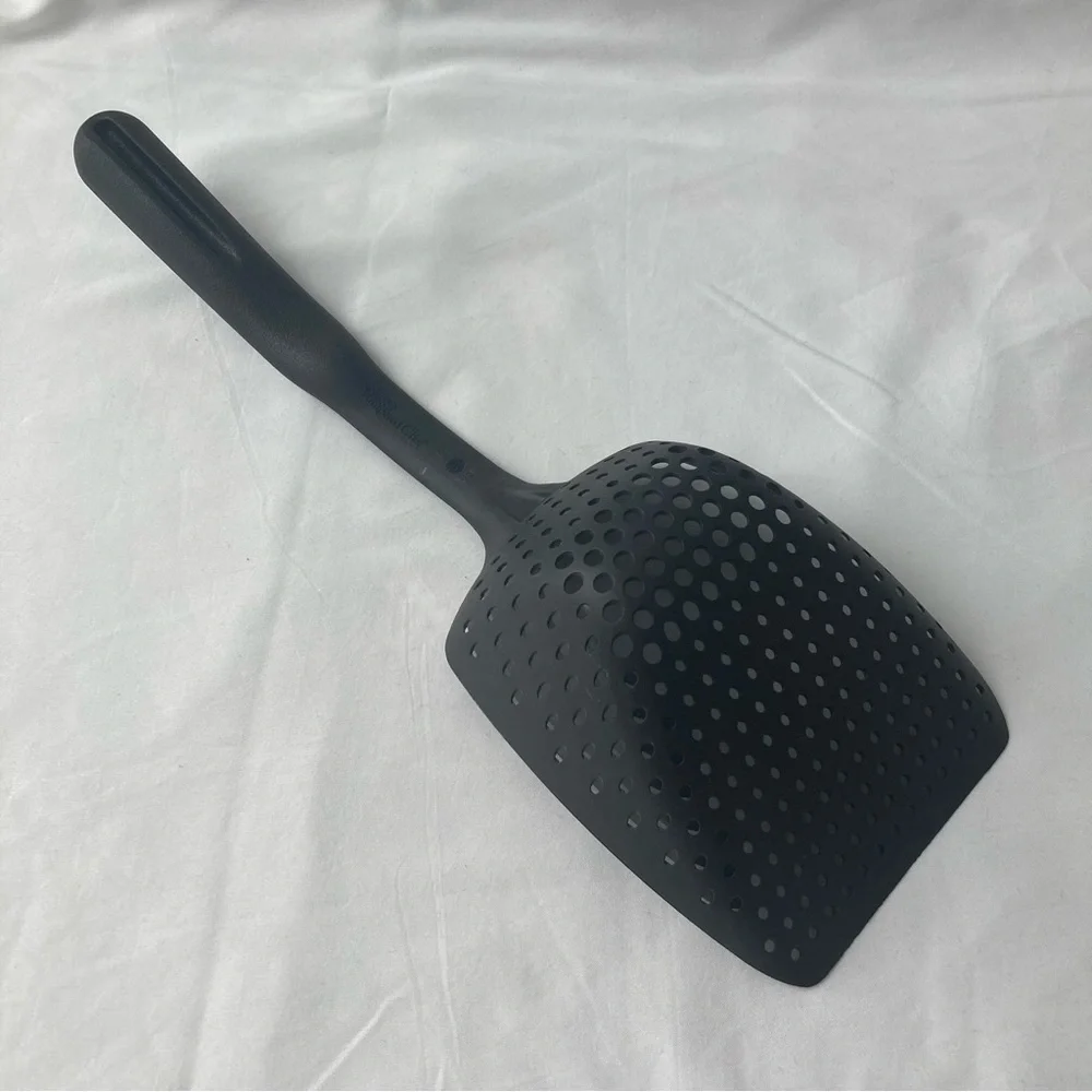 Pampered Chef Scoop 'N Drain 1622 Slotted Spoon Plastic Black Colander Retired